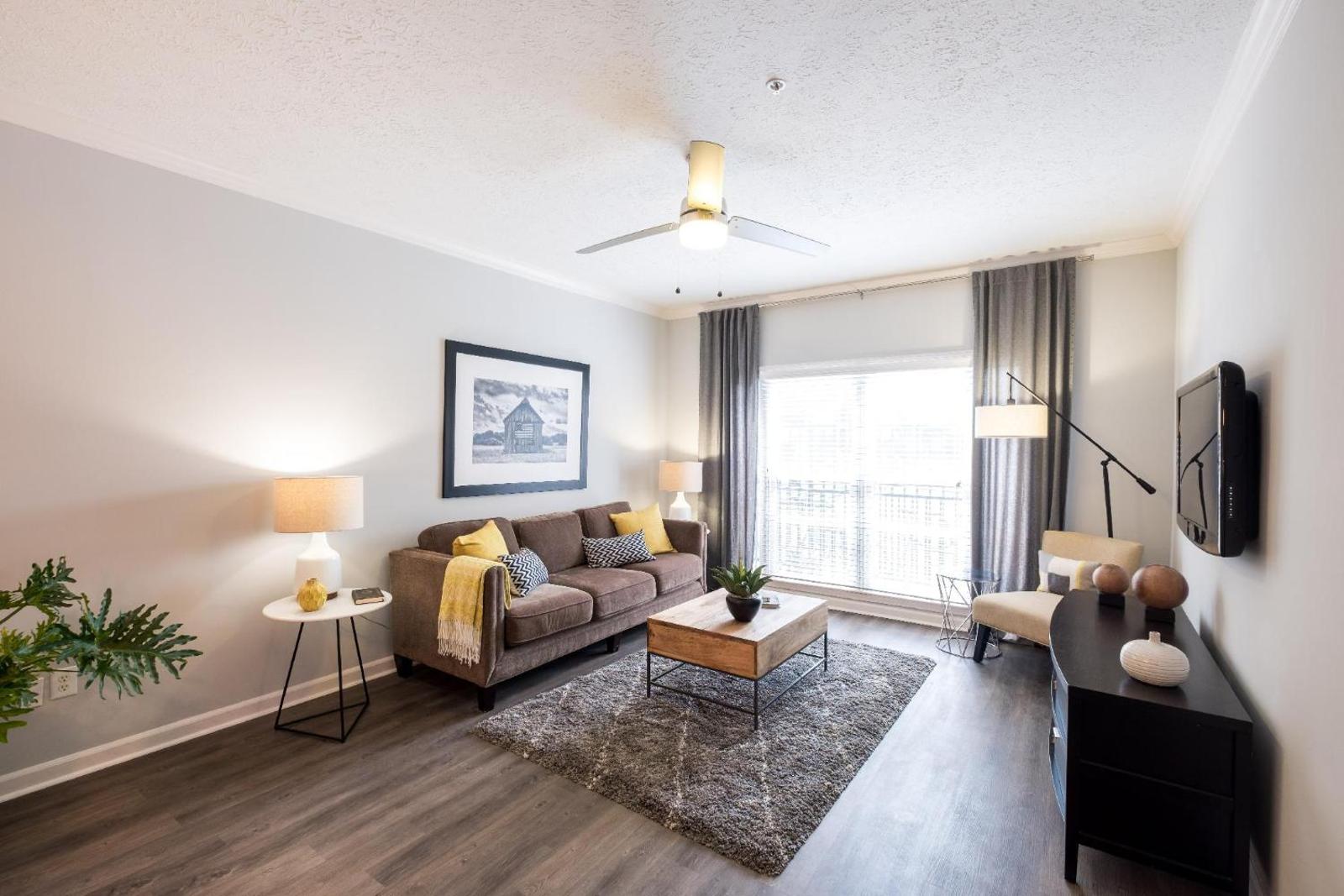 Los Angeles Downtown LUX 30 Day Rentals Main image 1